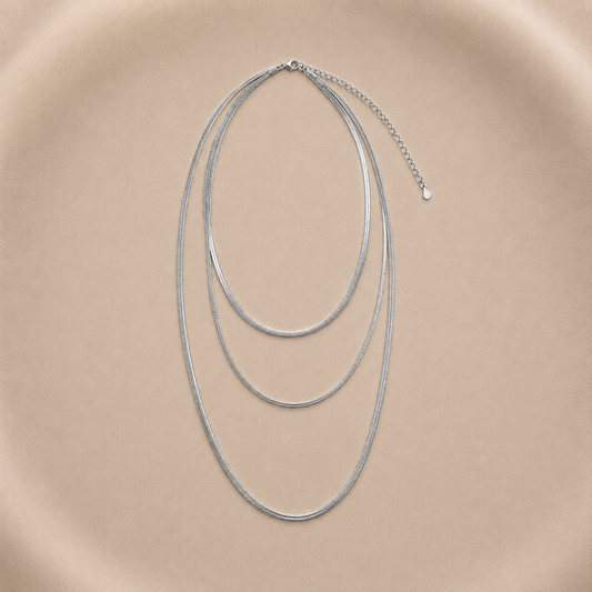 Collar triple bañado en plata de tres cadenas integradas