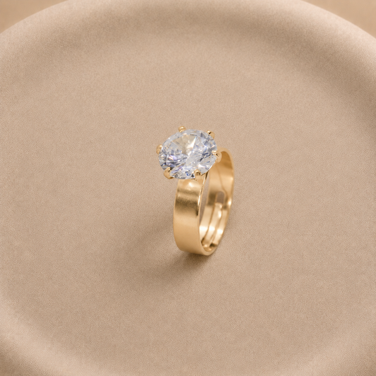 Anillo ajustable bañado en oro con circonita de 12 mm color cristal