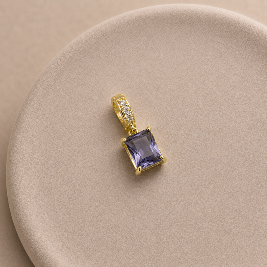 Colgante bañado en oro con circonita rectangular lavanda natural 8 x 10 mm