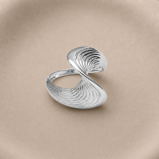 Anillo Ondas Bañado en Plata