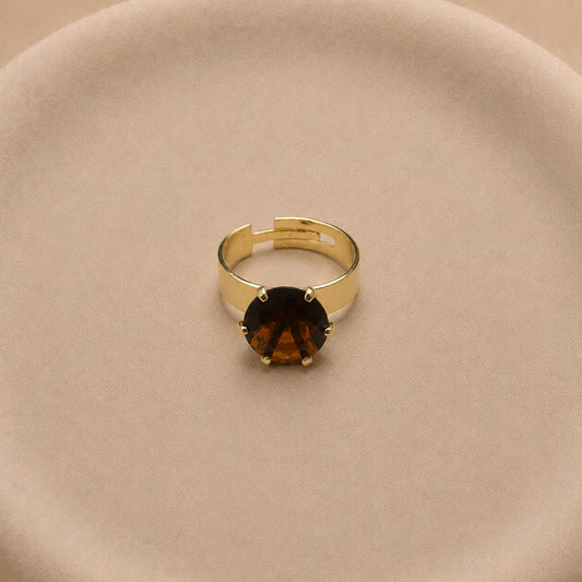 Anillo ajustable bañado en oro con circonita cúbica de 12 mm color whisky