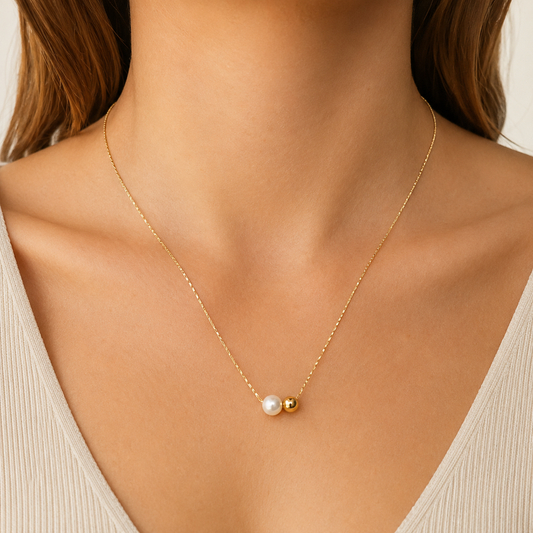 Collar Perla y Esfera Bañado en oro Ajustable 46–51 cm