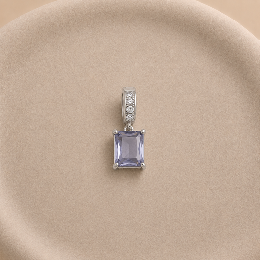 Colgante bañado en plata con circonita rectangular lavanda natural 8 x 10 mm
