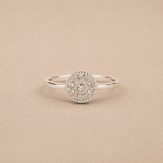 Anillo de Circón con Remache Bañado en Plata