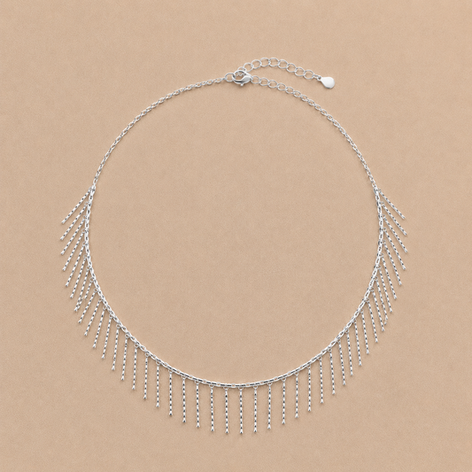 Collar con Flecos Bañado en Plata Ajustable 36–46 cm