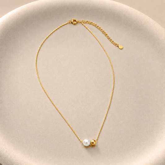Collar Perla y Esfera Bañado en oro Ajustable 46–51 cm