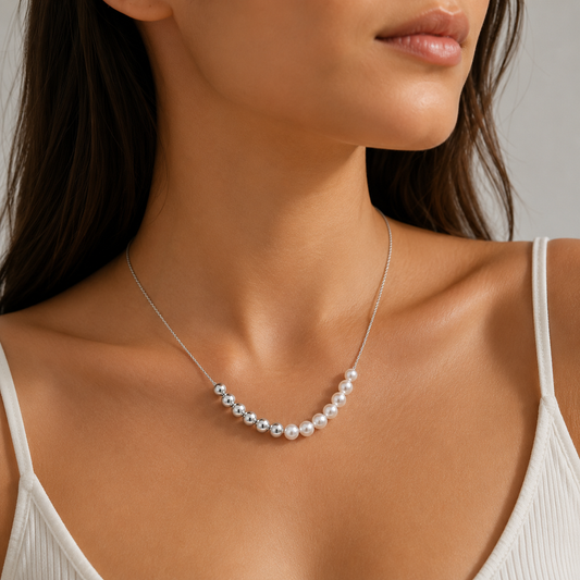 Collar con Perlas y Esferas Bañado 8 mm en Plata 49 cm