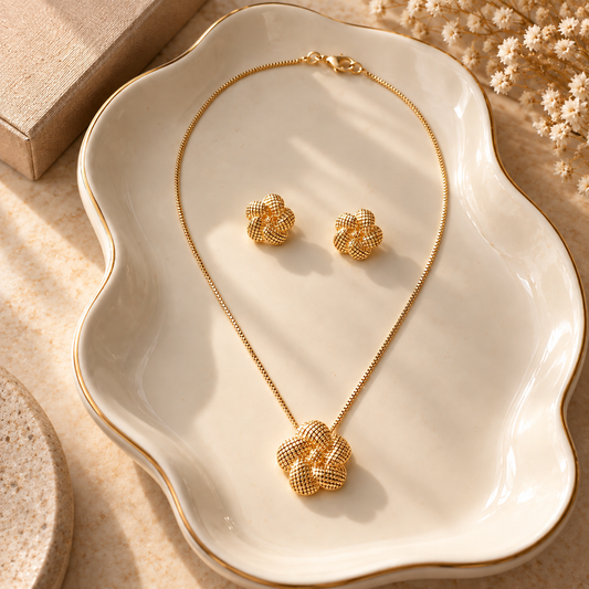 Conjunto collar y aros flor bañado en oro con cadena desmontable – Dopamina Studio