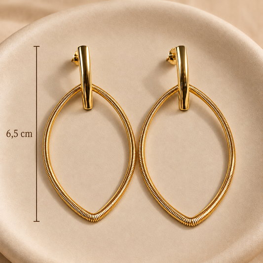 Aros largos hoja tejida bañados en oro 18k 6,5 cm