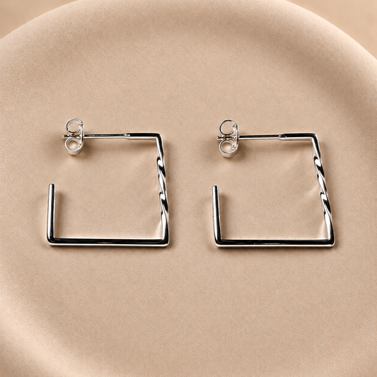 Aros cuadrados bañados en plata 2 x 2 cm