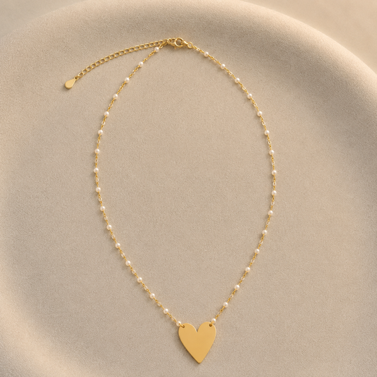 Collar de perlitas 2 mm con corazón  24 mm bañado en oro